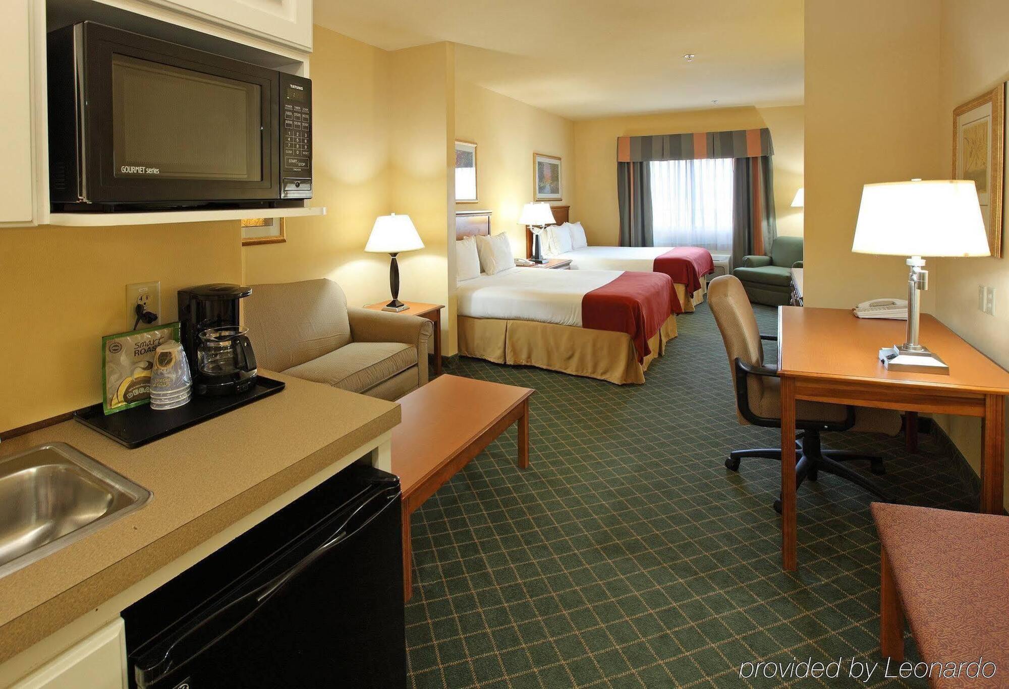 Holiday Inn Express & Suites Magnolia-Lake Columbia Exteriér fotografie